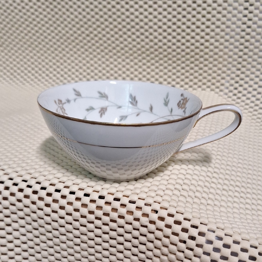 Noritake China Elegant White and Gold Teacup